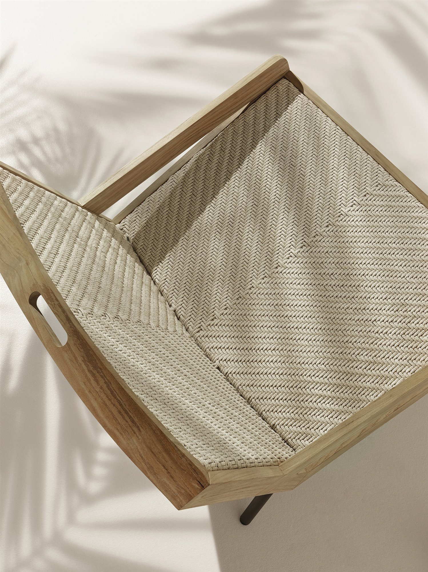 silla de madera y cuerda de ethimo