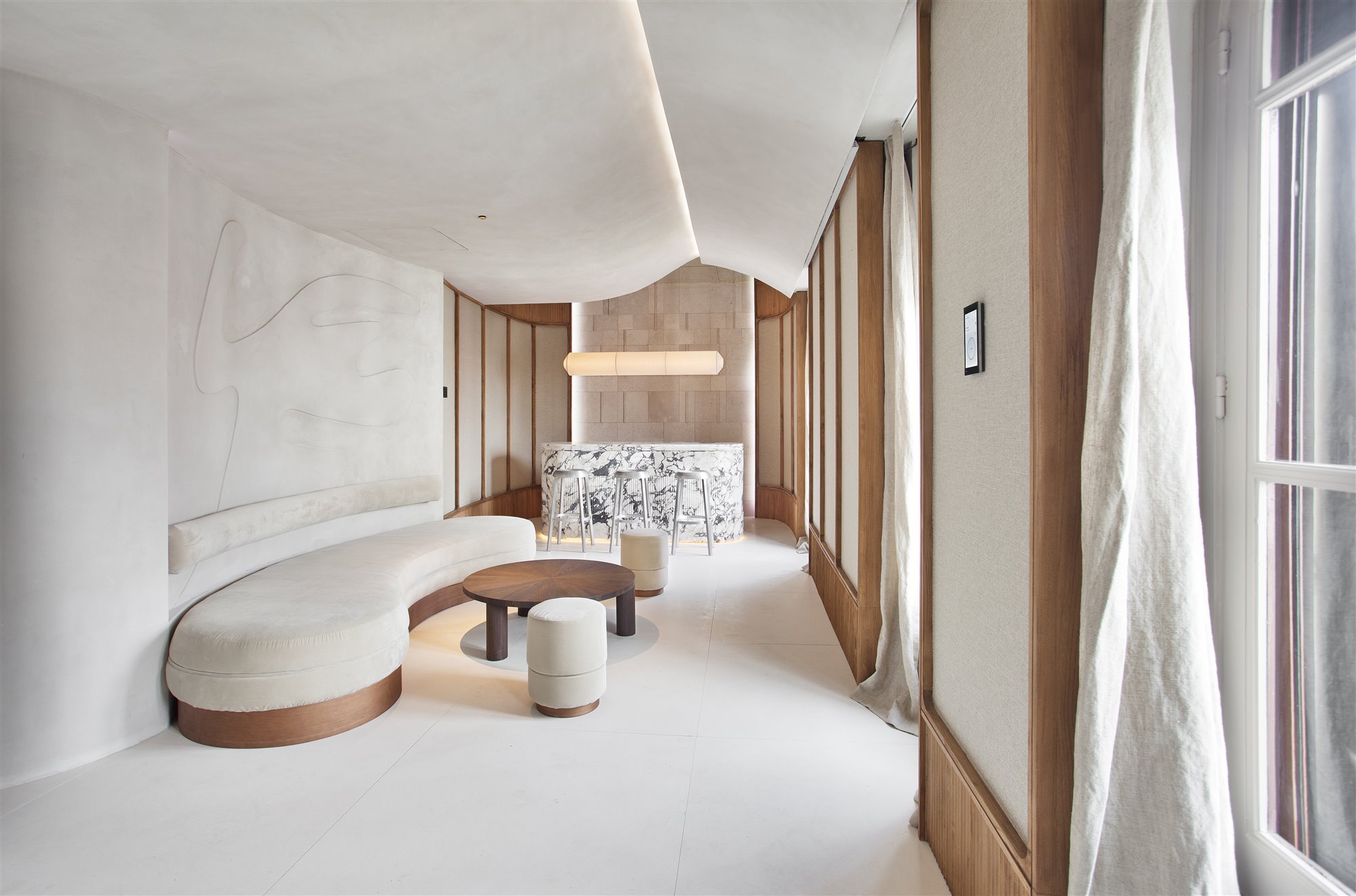 casa-decor-2022-espacio-gira-the-room-studio-espacio-polivalente-01