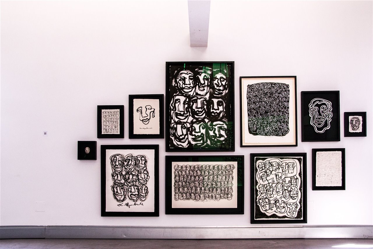 "De joven siempre me inspiró el arte Cobra y el arte outsider y todavía lo hago, quizá más que nunca, porque no están atados a reglas o límites", dice Van Oorschot . 