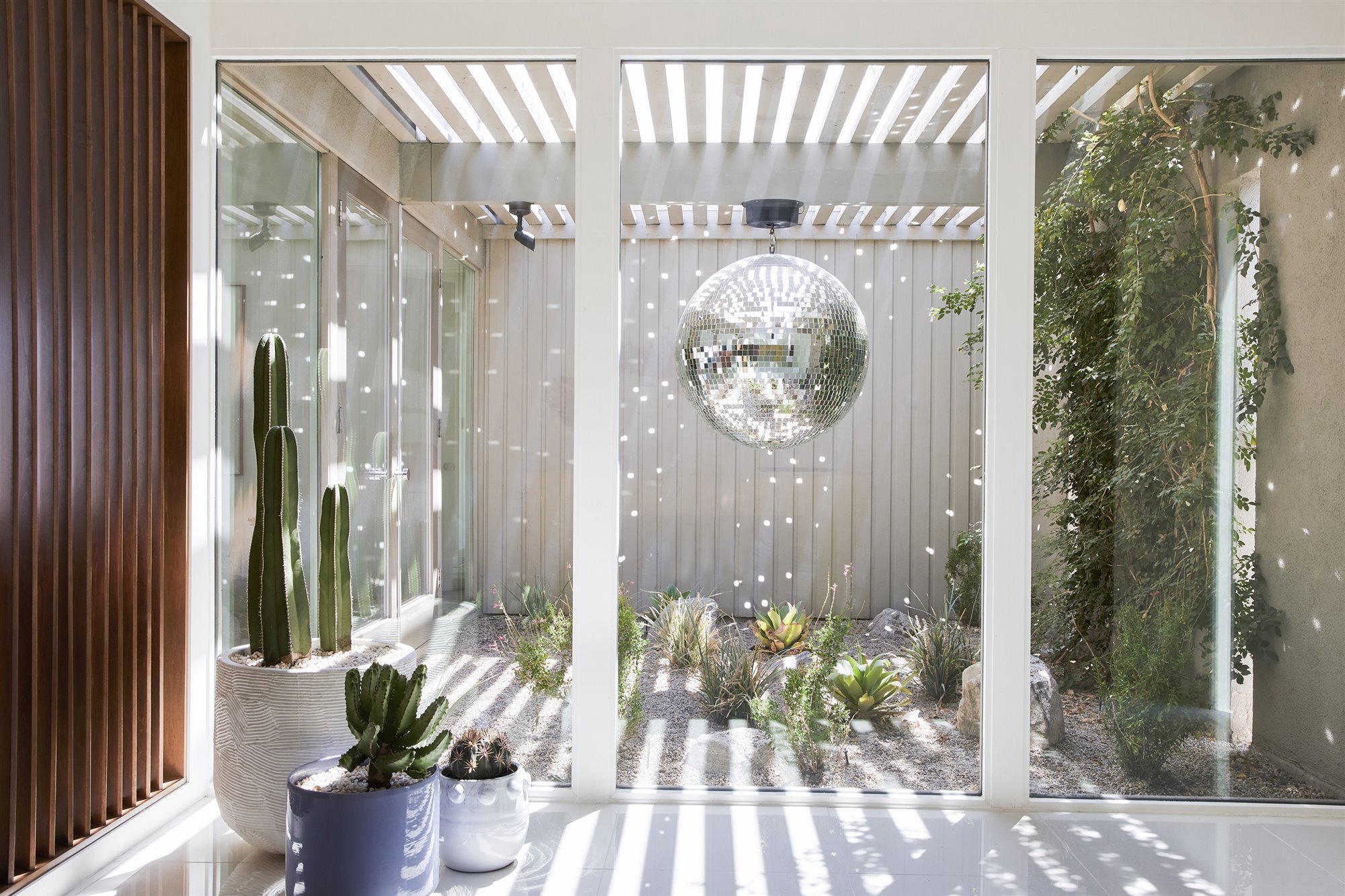 patio interior libro House of Joy Gestalten