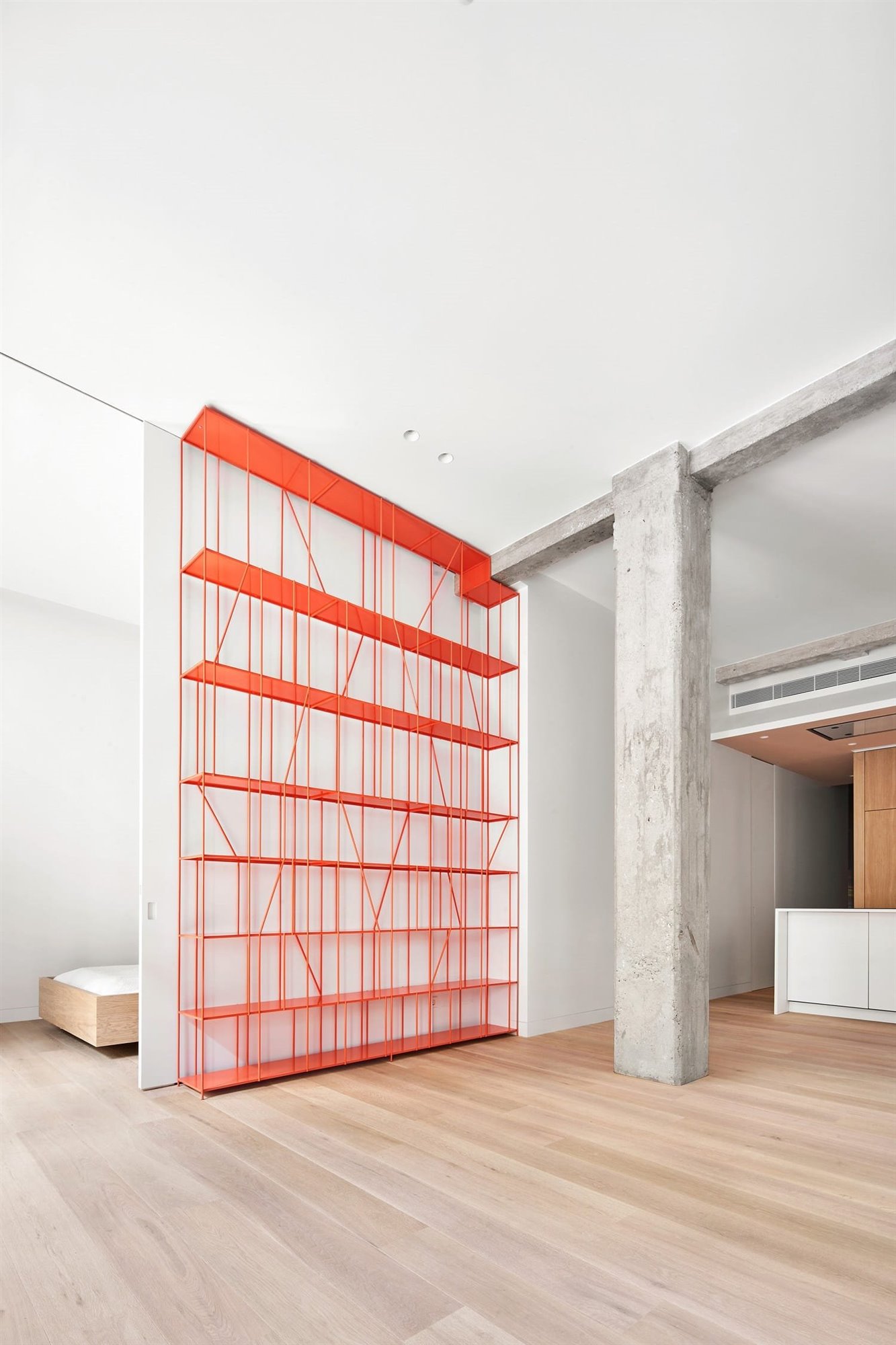 Casa P82, por Lucas y Hernández Gil.