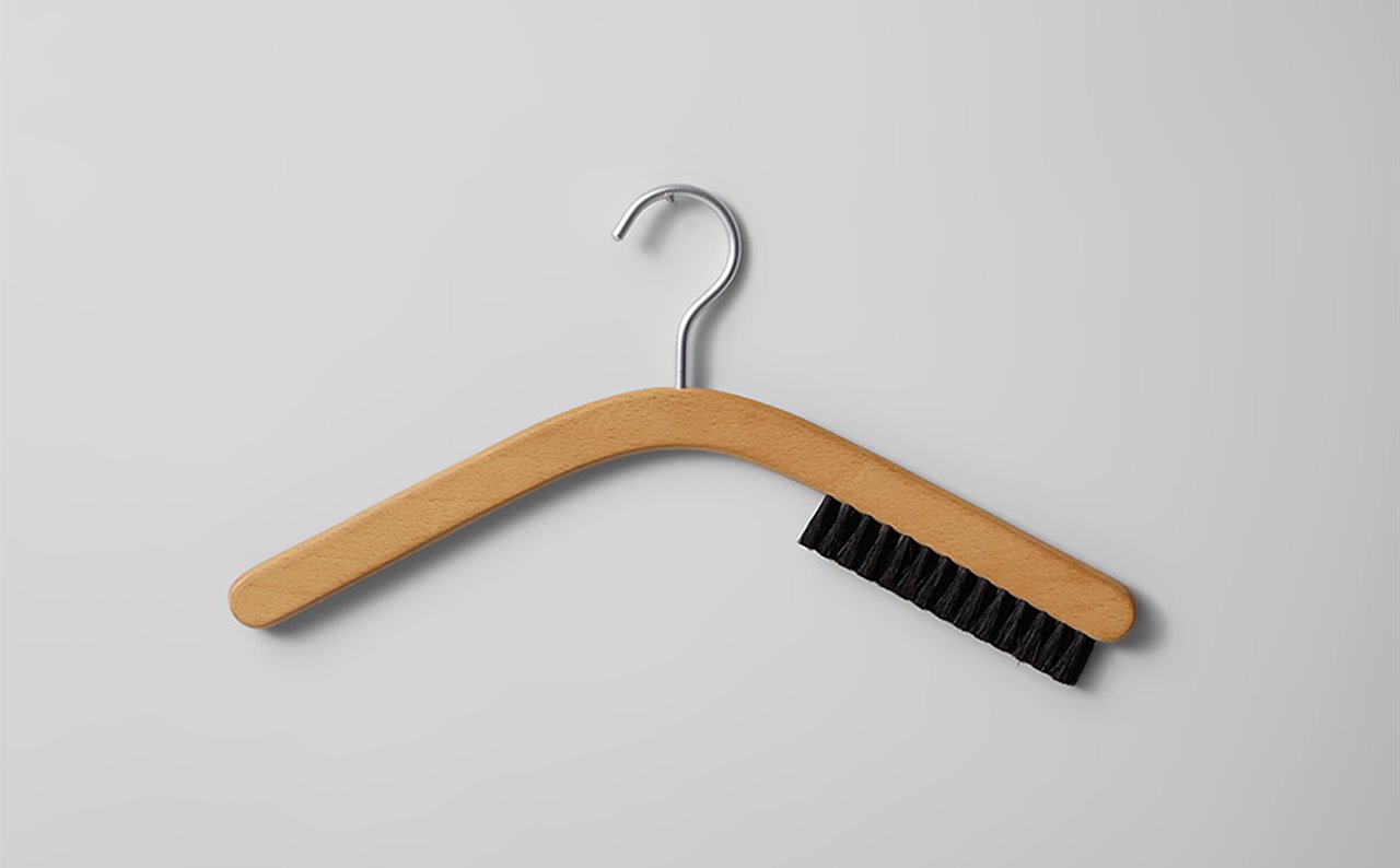 Konstantin Grcic, Coathangerbrush (Colgador cepillo), una reedición para Muji, 2002. Cortesía de Ryohin Keikaku Co., Ltd.