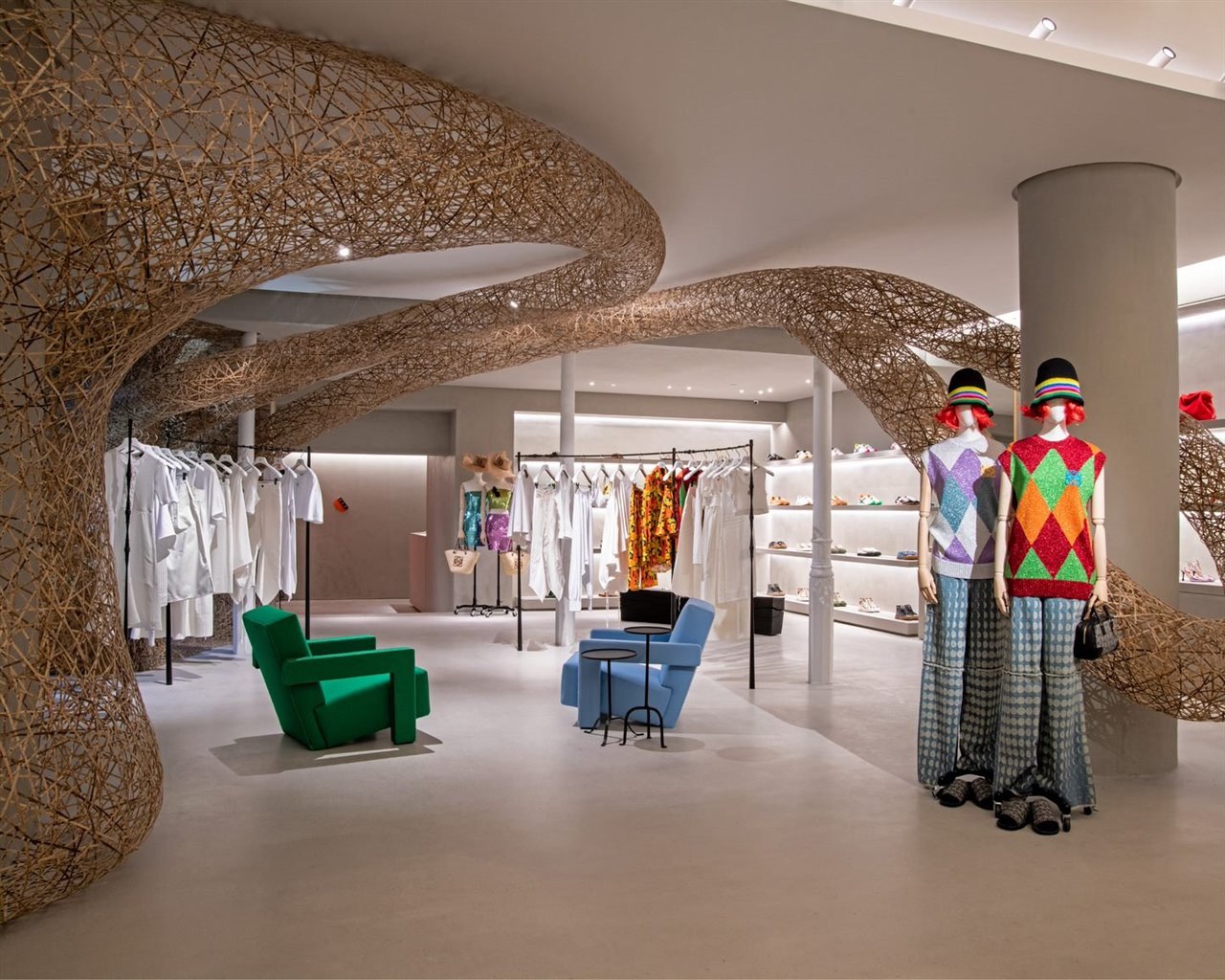 Interior de la tienda de Loewe.