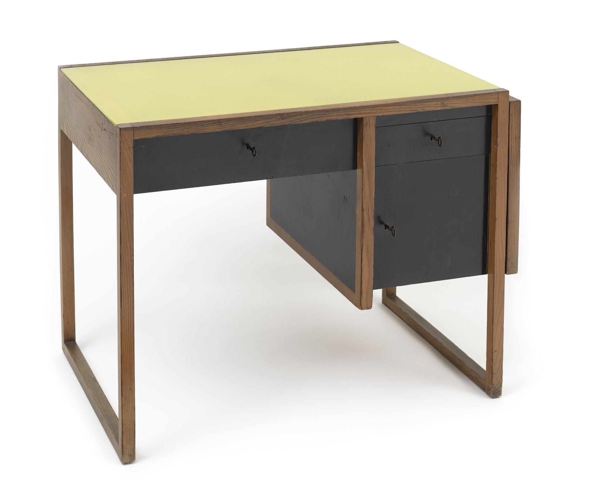 escritorio madera y verde de anni y josef albers