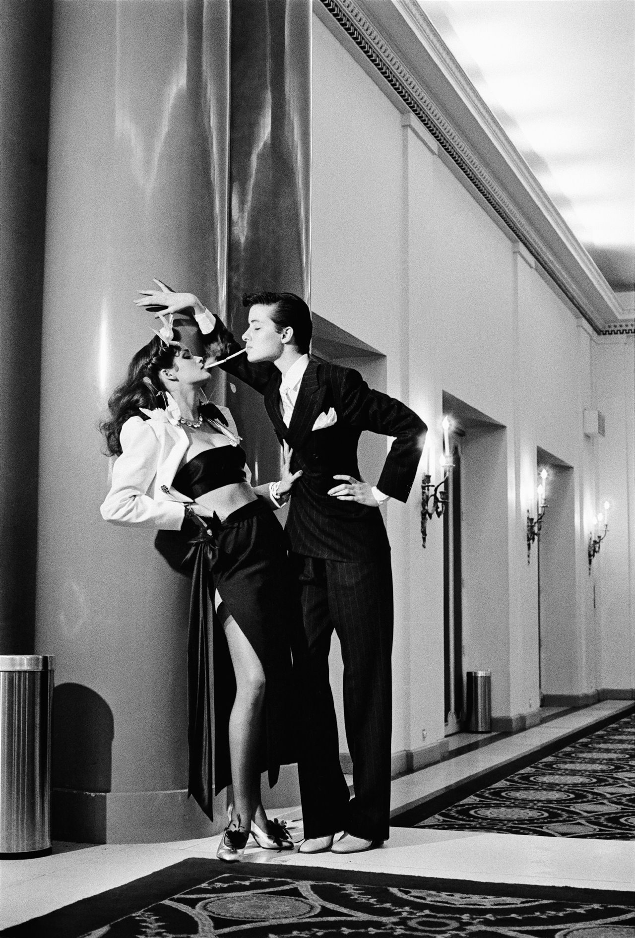 Fotografía de Newton para la edición francesa de la revista Vogue en 1979.