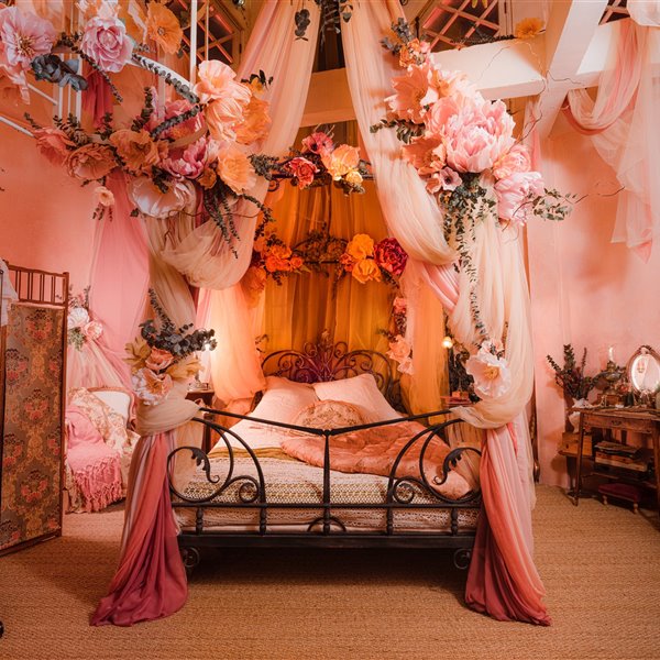Existe una habitación secreta en el Moulin Rouge de París (y puedes dormir en ella)