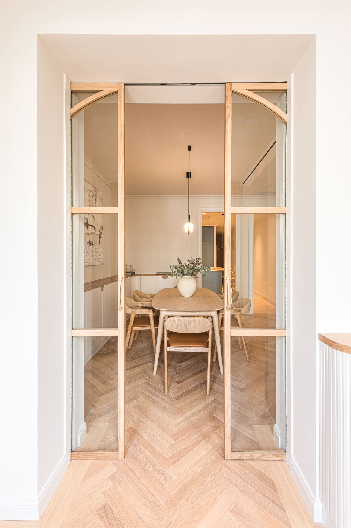 mesa de comedor de madera. maria odena proyecto Rosellón II (12)