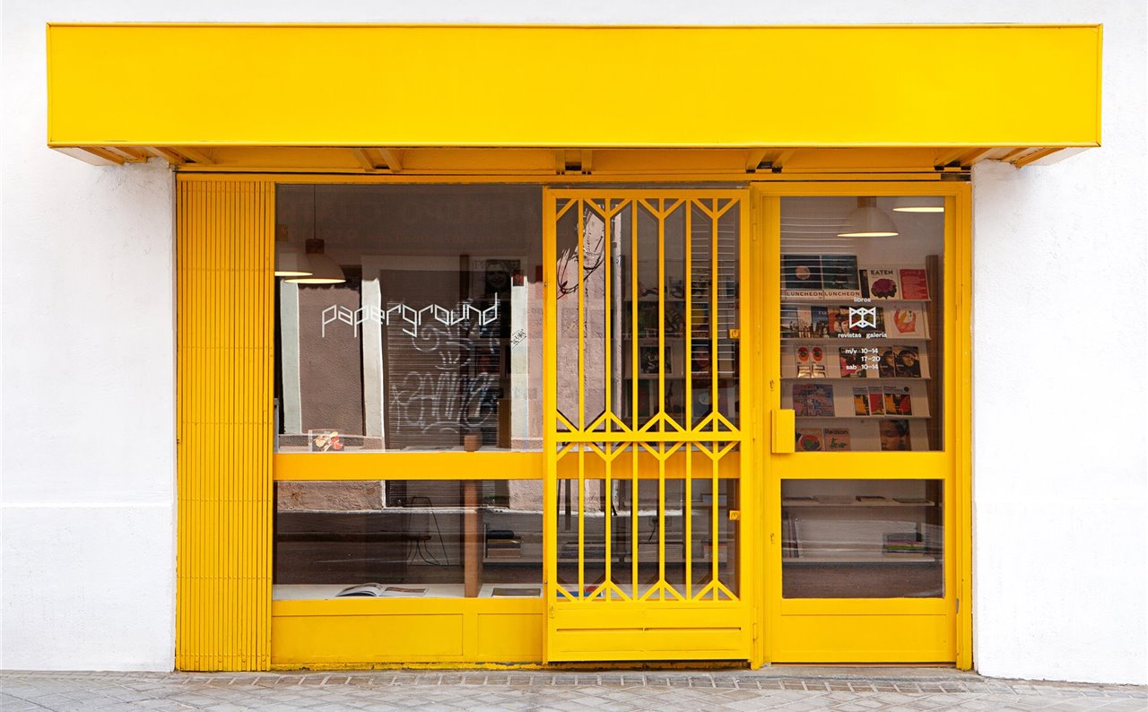 Libería paperground fachada