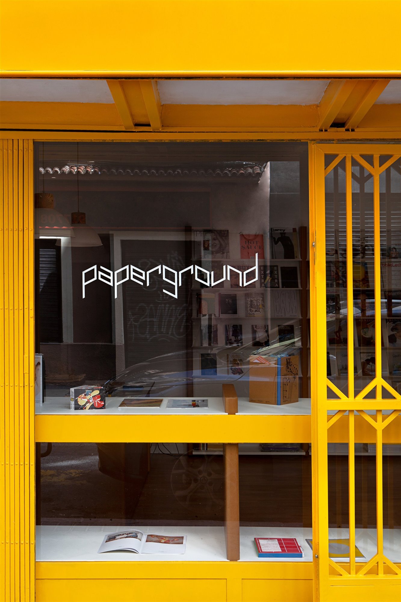 Puerta paperground amarillo