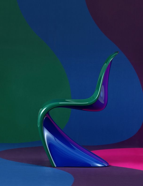 La icónica silla Panton se reinventa en formato bicolor y te alegra el día 