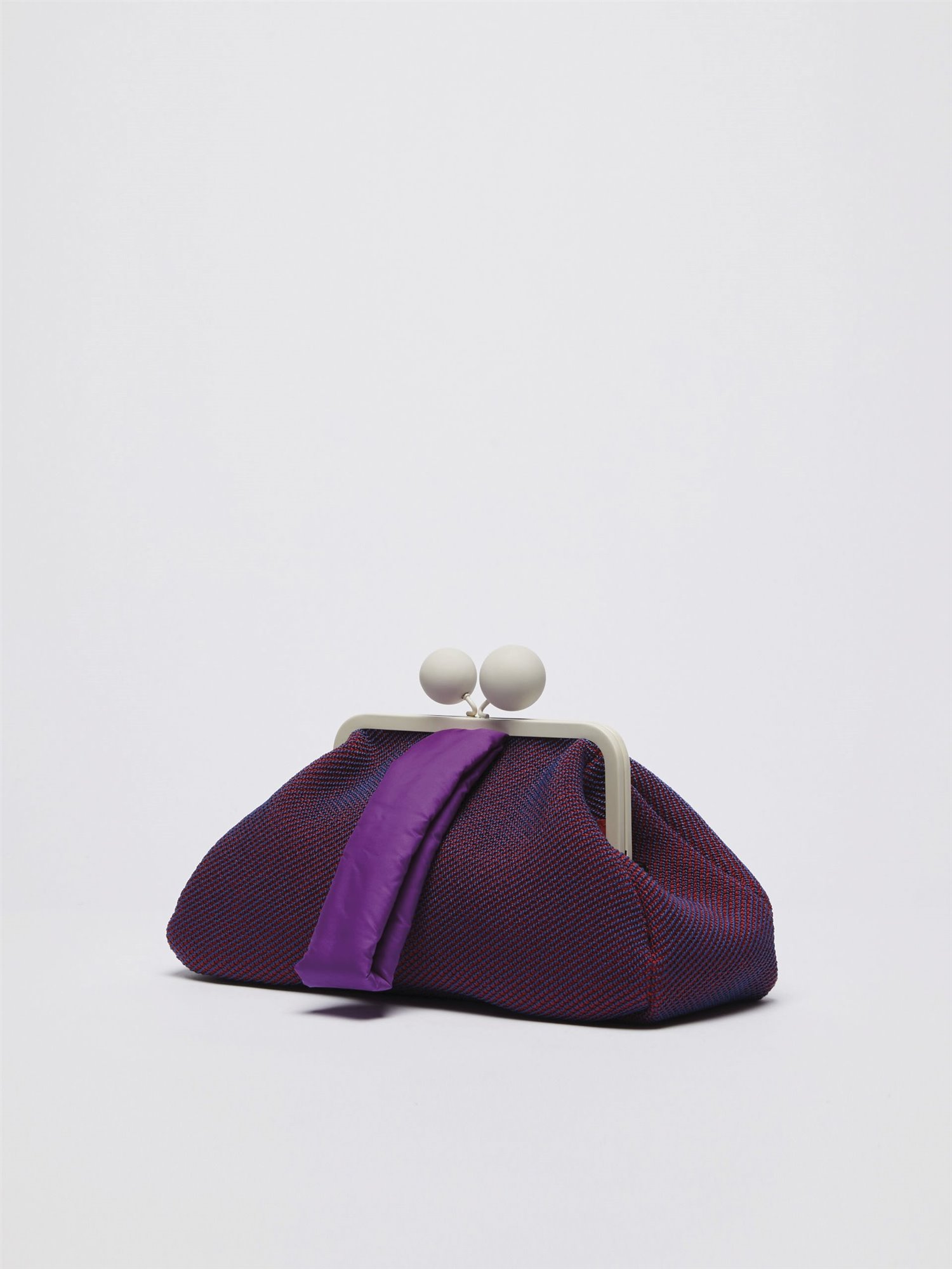 colaboración Patricia Urquiola y max mara bolso violeta