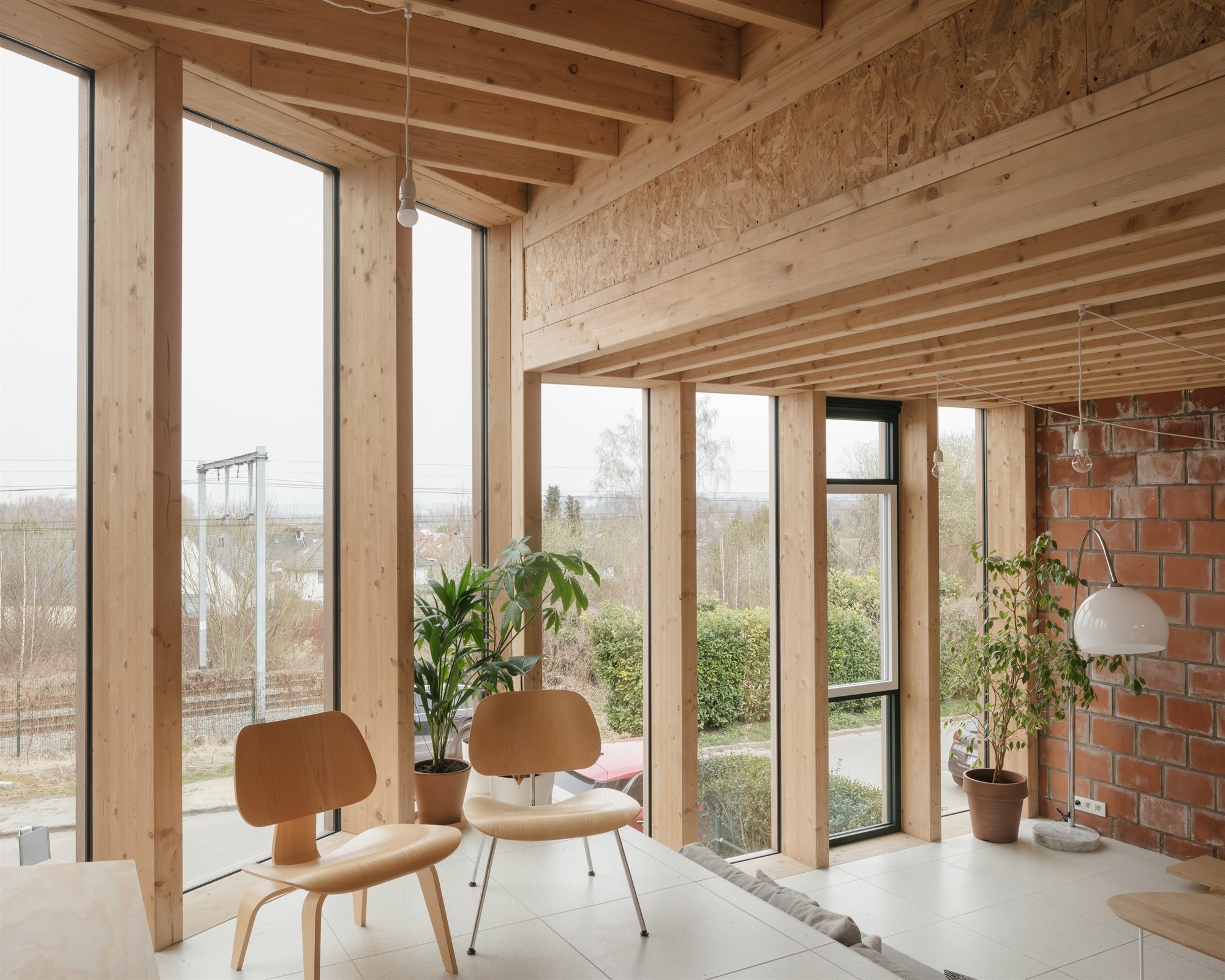 Casa de madera. Plataformas en ascenso