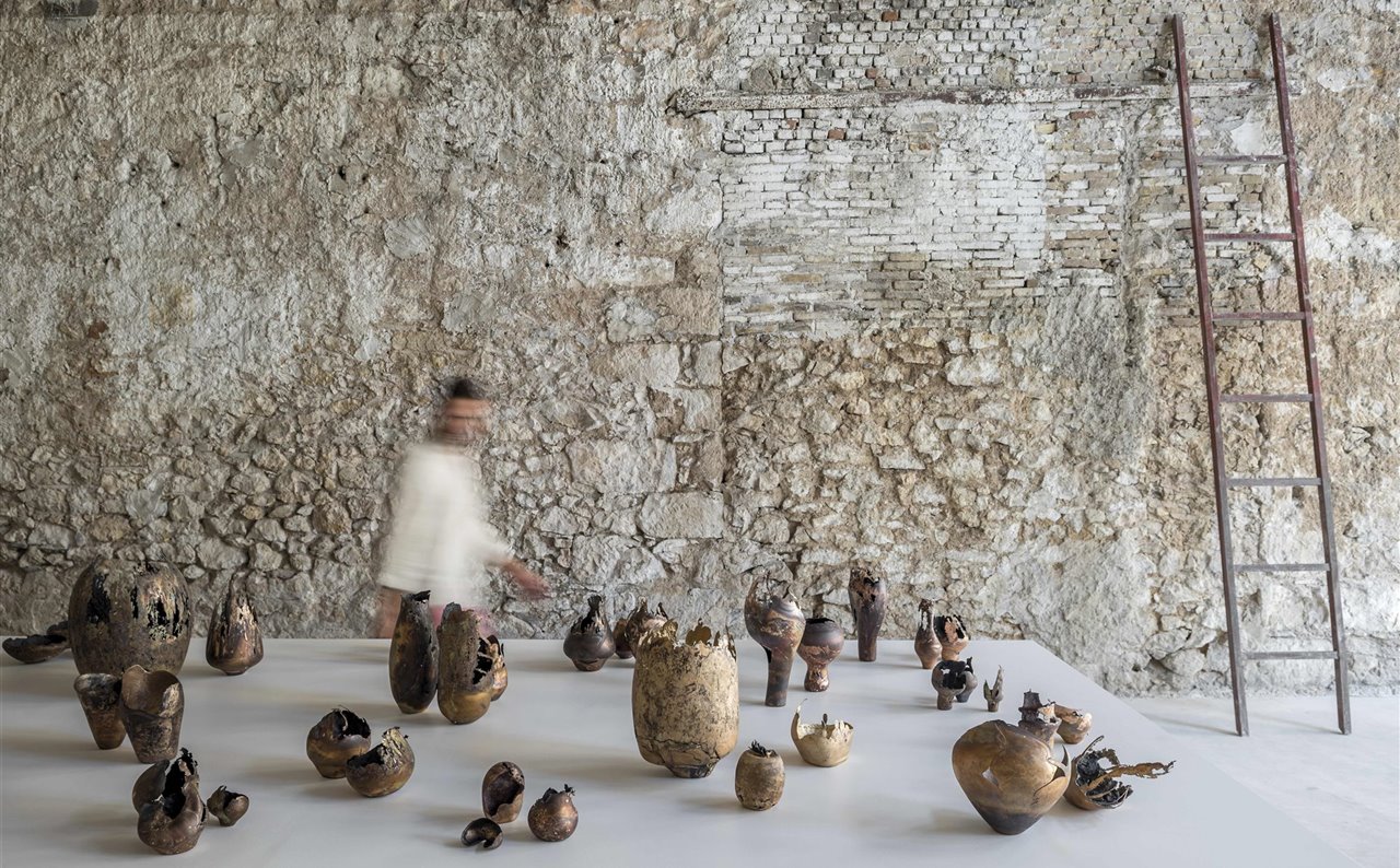 Muestra de esculturas de cobre 113, de Omer Arbel por la galería Carwan