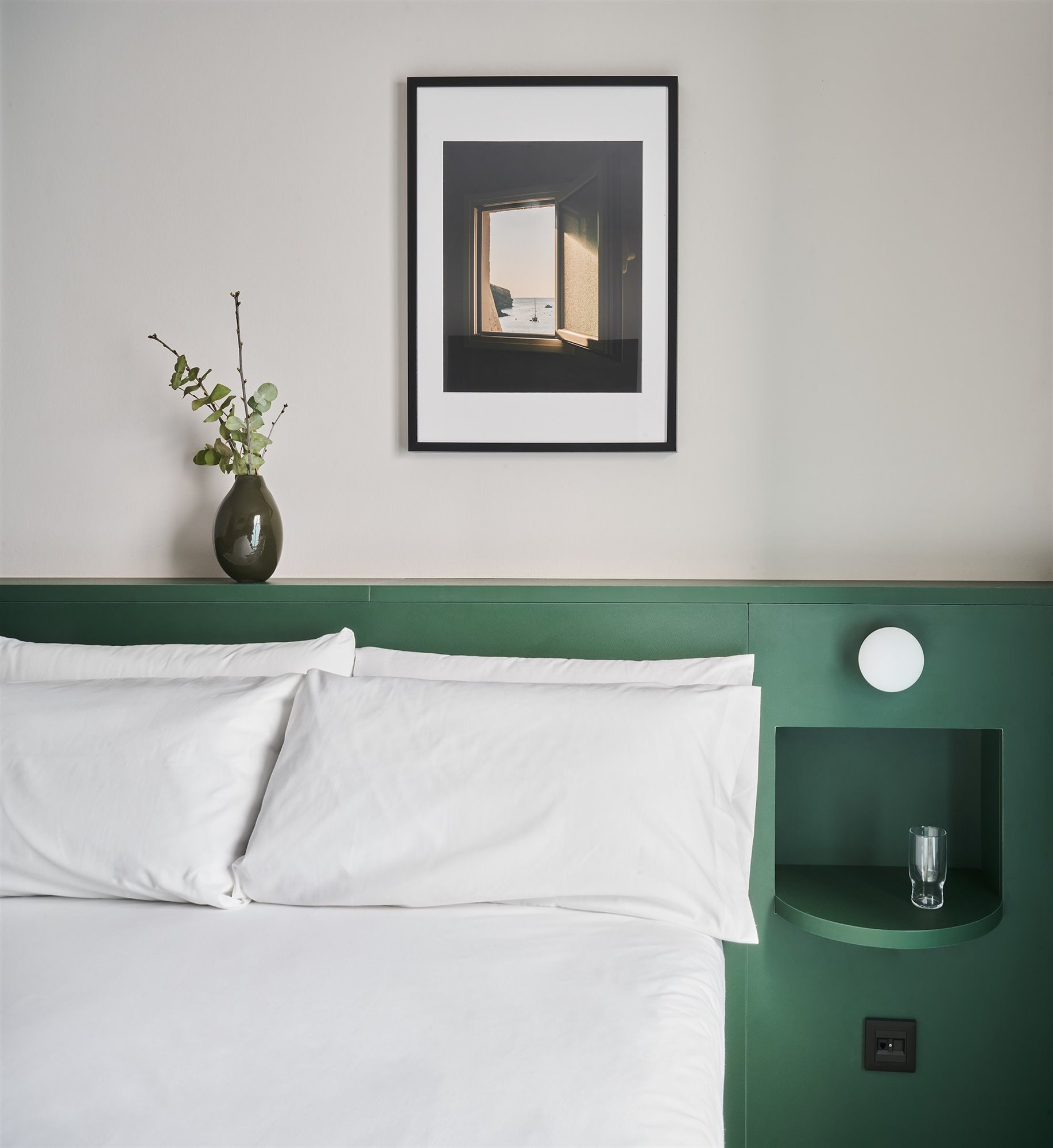 Hotel Mothern by Pillow