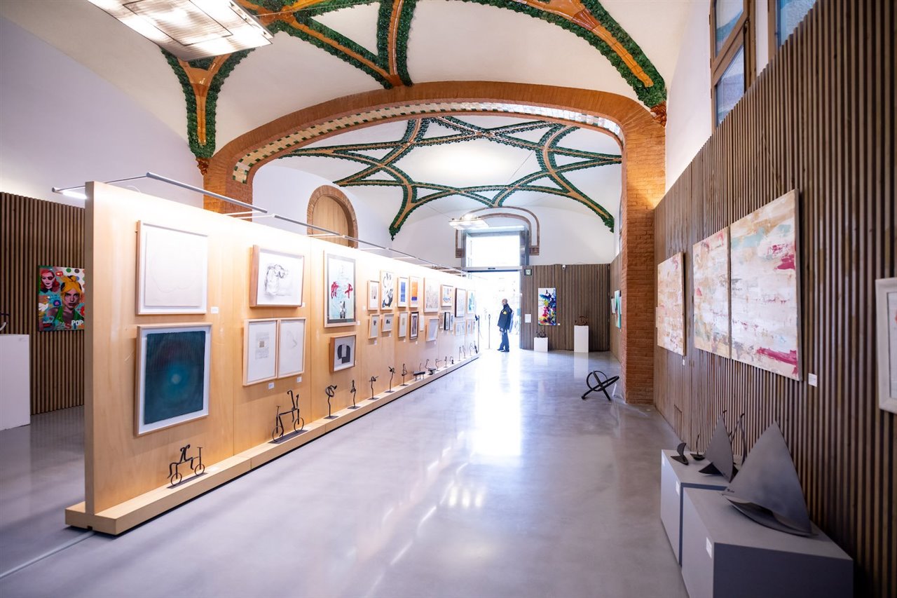La muestra Art Solidari, celebrada en marzo de 2021 en la Fundació Hospital de la Santa Creu i Sant Pau, recaudó fondos para la investigación contra la Covid-19.