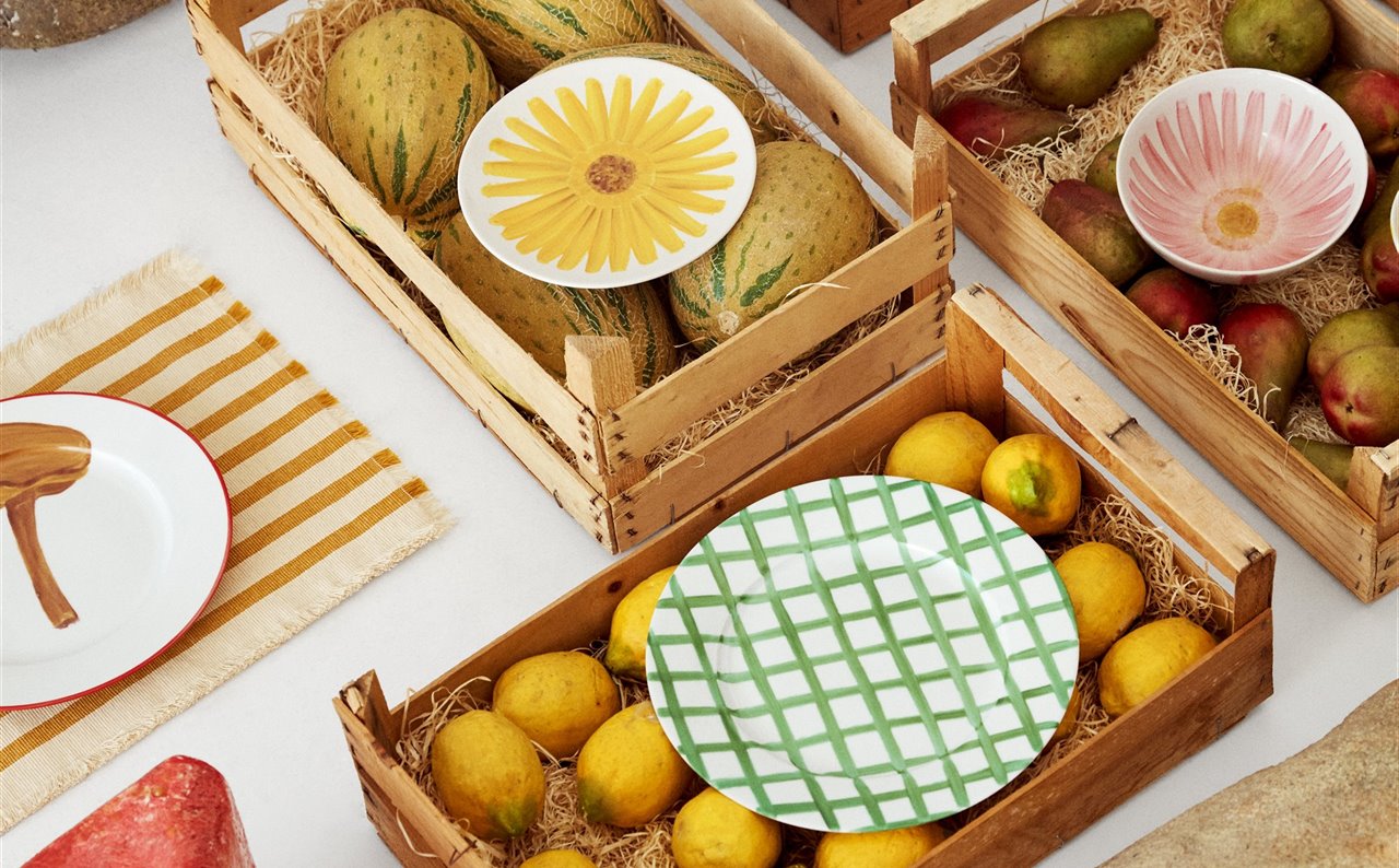 Diseños de The Platera, la firma de vajillas artesanales fundada en pleno confinamiento por Elisabet Castella, que trabaja en el equipo de franquicias de Mango.