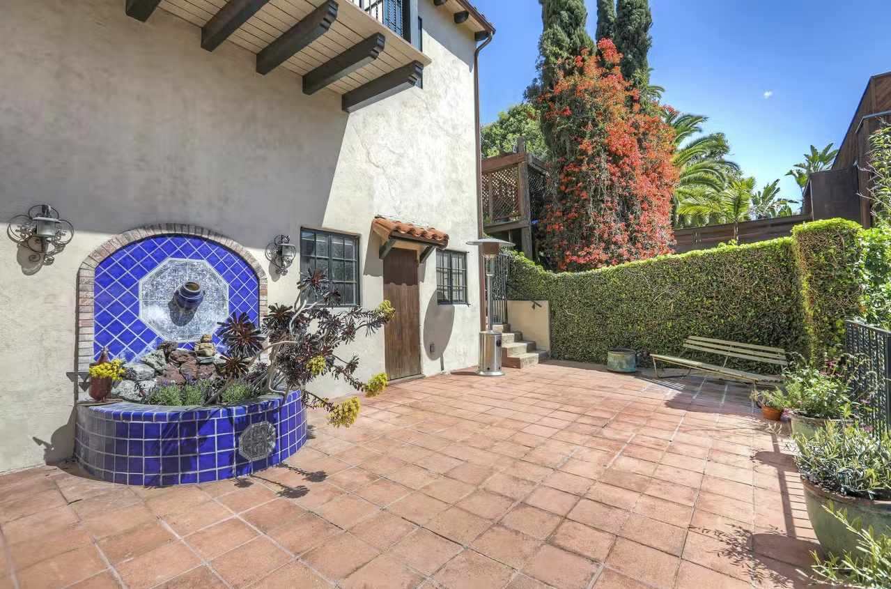 La antigua casa de Jason Segel en Los Ángeles era de estilo mediterráneo.