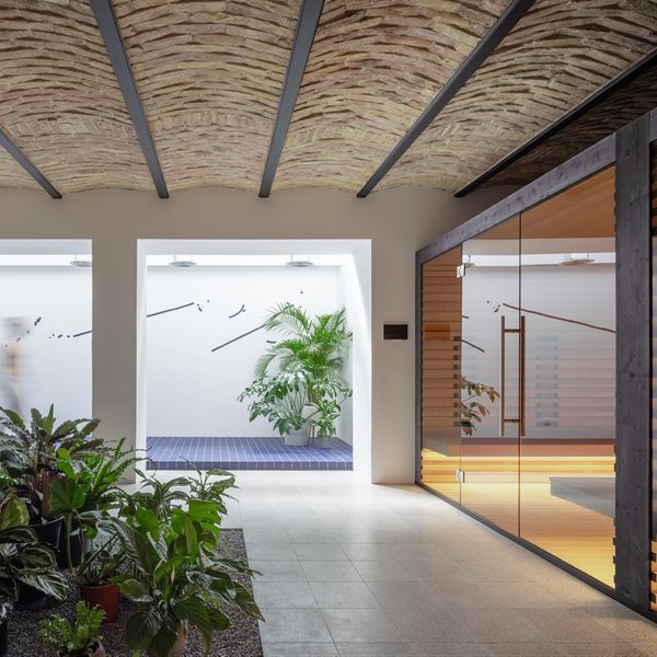 En este spa urbano de líneas minimalistas tienes lo que necesitas para desconectar