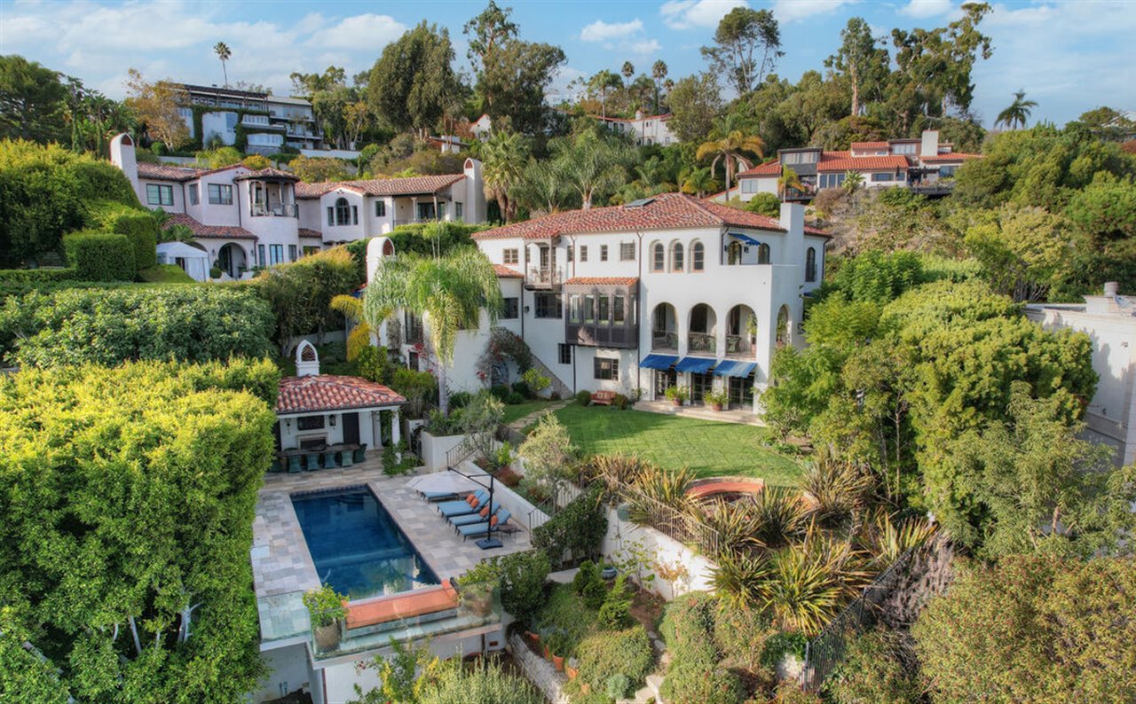 La antigua mansión de Hilary Swank en Los Ángeles es el ejemplo perfecto de este estilo