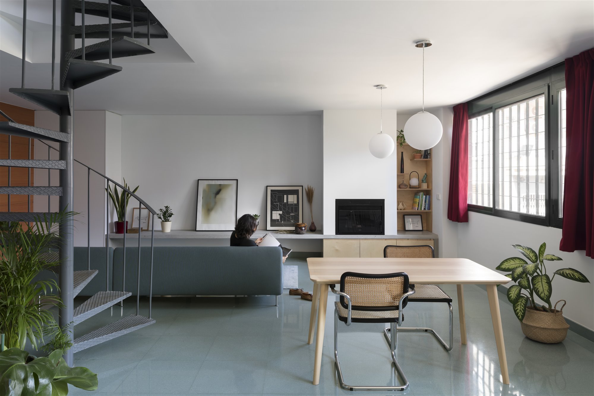 De oficina a vivienda-estudio en Valencia