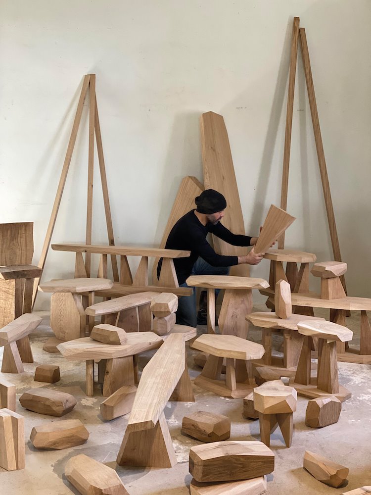 Las piezas únicas de mobiliario de Jean-Guillaume Mathiaut seducen a coleccionistas y galeristas.