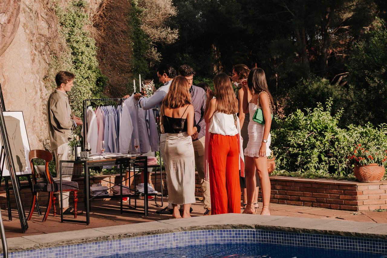 Durante el acto, los invitados se pudieron probar las prendas de la primera colección, inspiradas en los siete pecados capitales. 