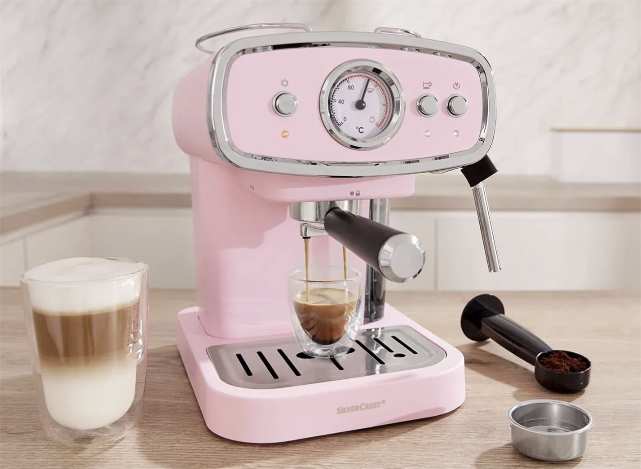 El último éxito agotado de Lidl fue una cafetera rosa pastel de aires vintage