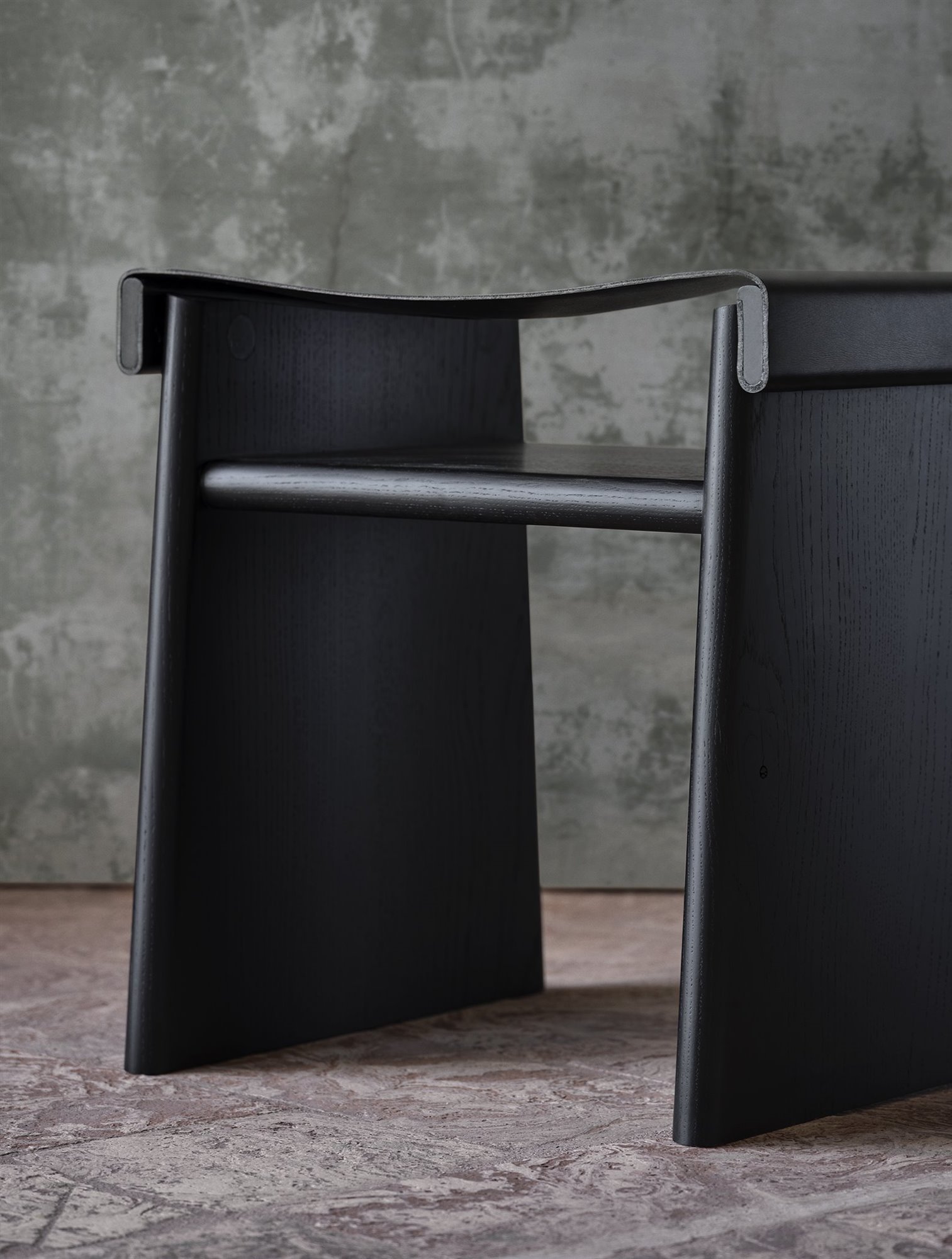 taburete en negro Vincent Van Duysen Zara Home