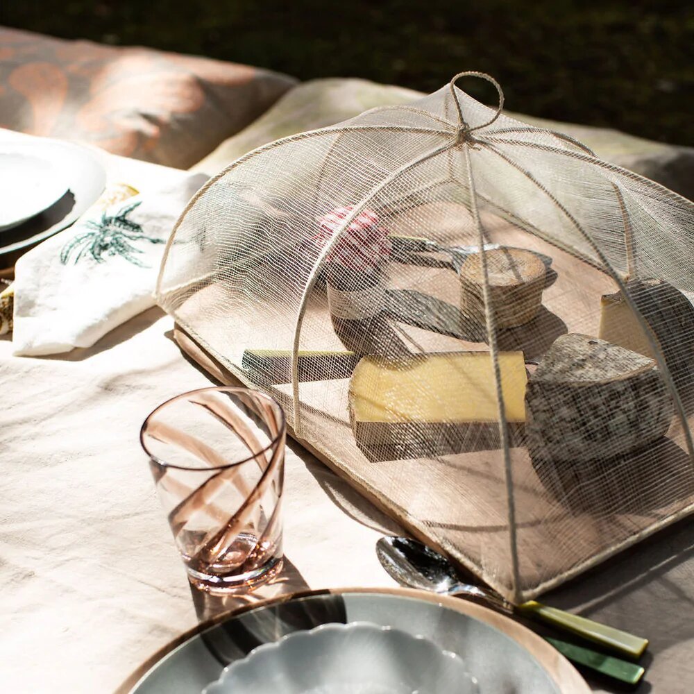 El estilo de la casa puede empezar por una mesa bien puesta. Esta campana es ¡pura elegancia!