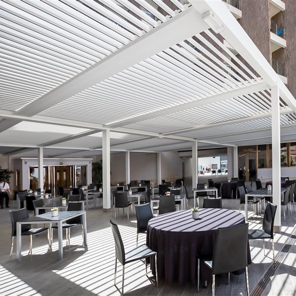 Este hotel de Alicante ha ganado en confort gracias a sus pérgolas bioclimáticas