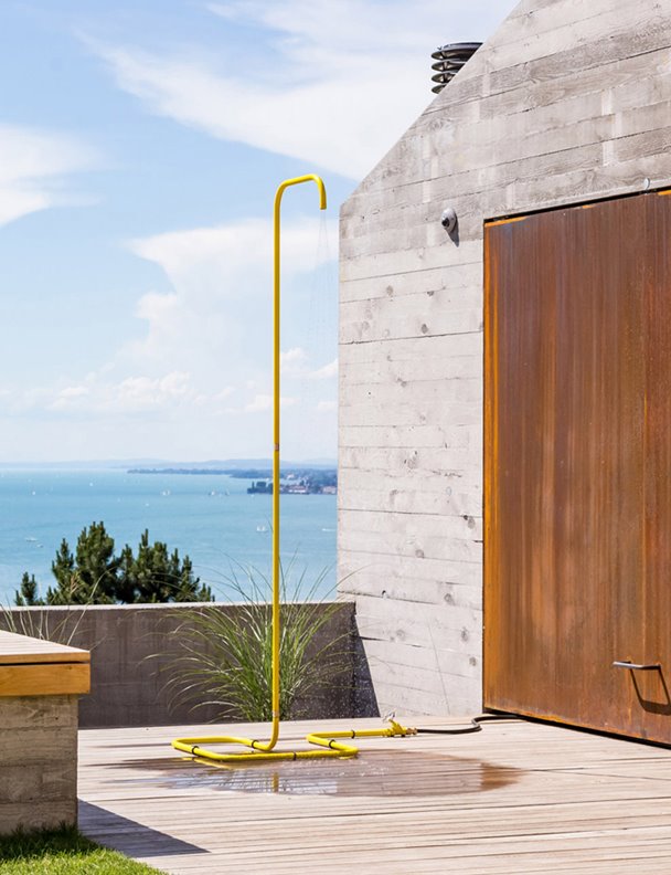Instalar una ducha en la terraza: todo lo que debes tener en cuenta