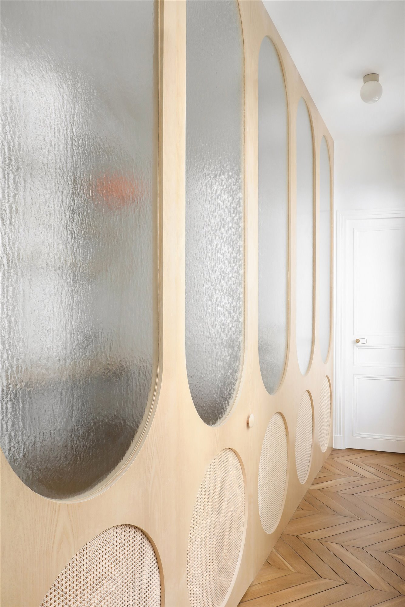 pared madera y cristal separadora 