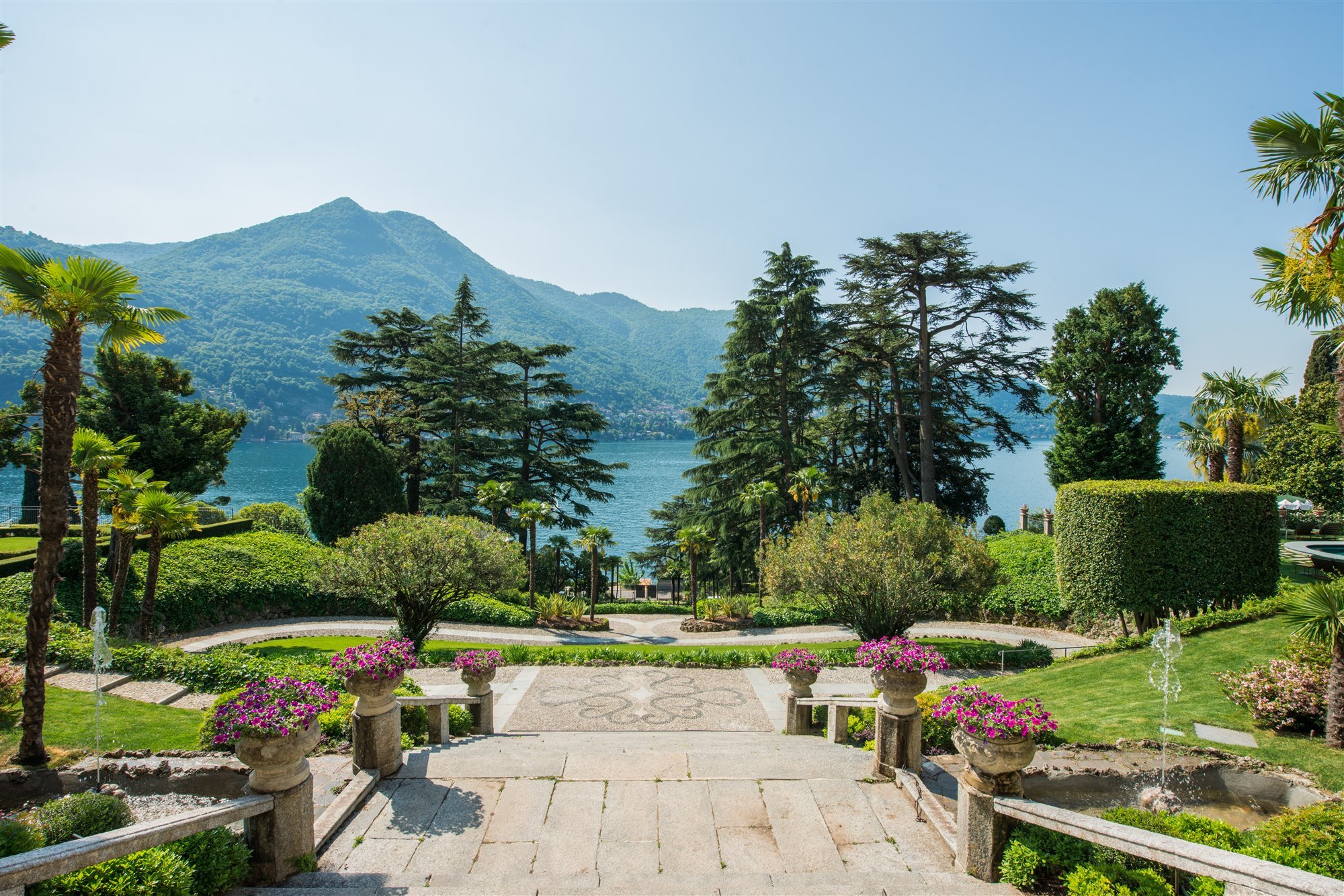 hotel passalacqua jardines y escalinata