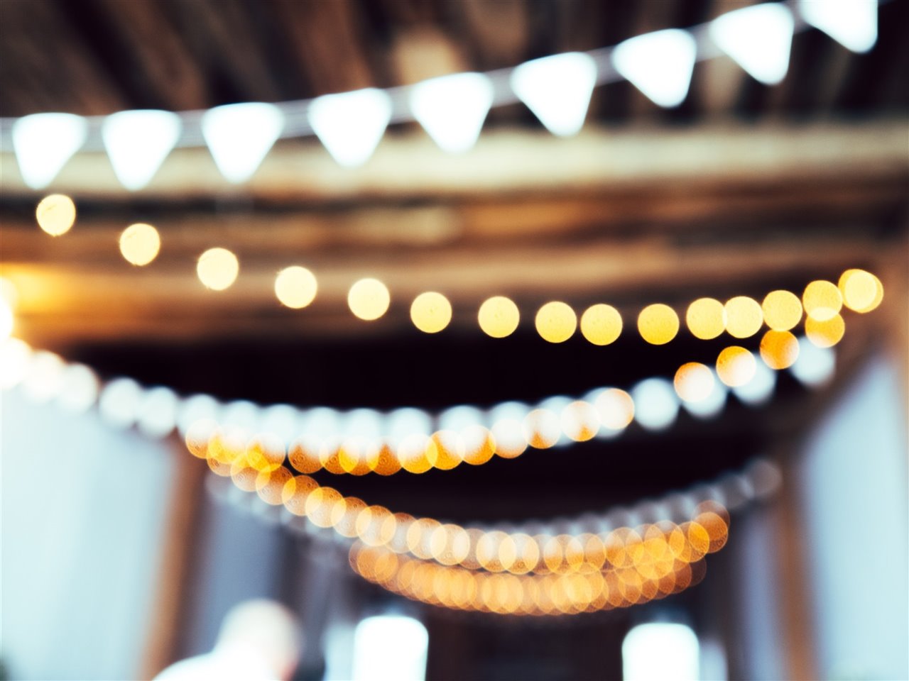 Las guirnaldas de luces generan una luz muy cálida.