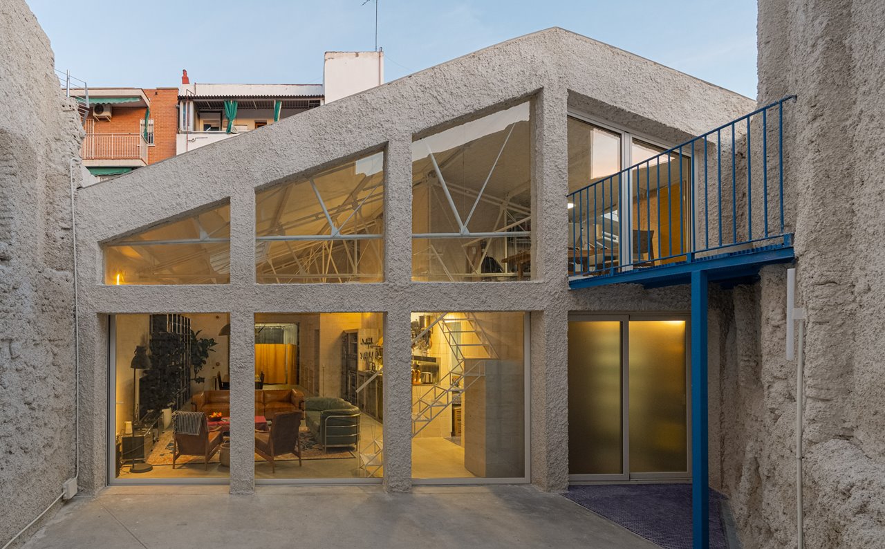 La casa, de nueva factura, conserva su antigua estética industrial.