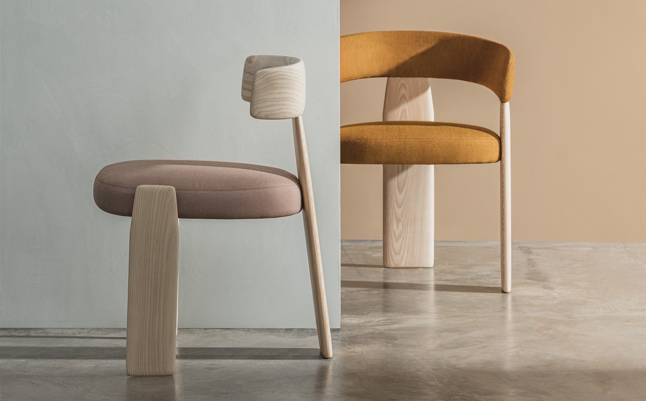 Arquitectura de tres patas y fusión de artesanía y sostenibilidad, en la nueva colección de Patricia Urquiola para Andreu World.