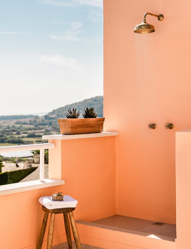 Una casa en Menorca que resume la esencia del verano perfecto