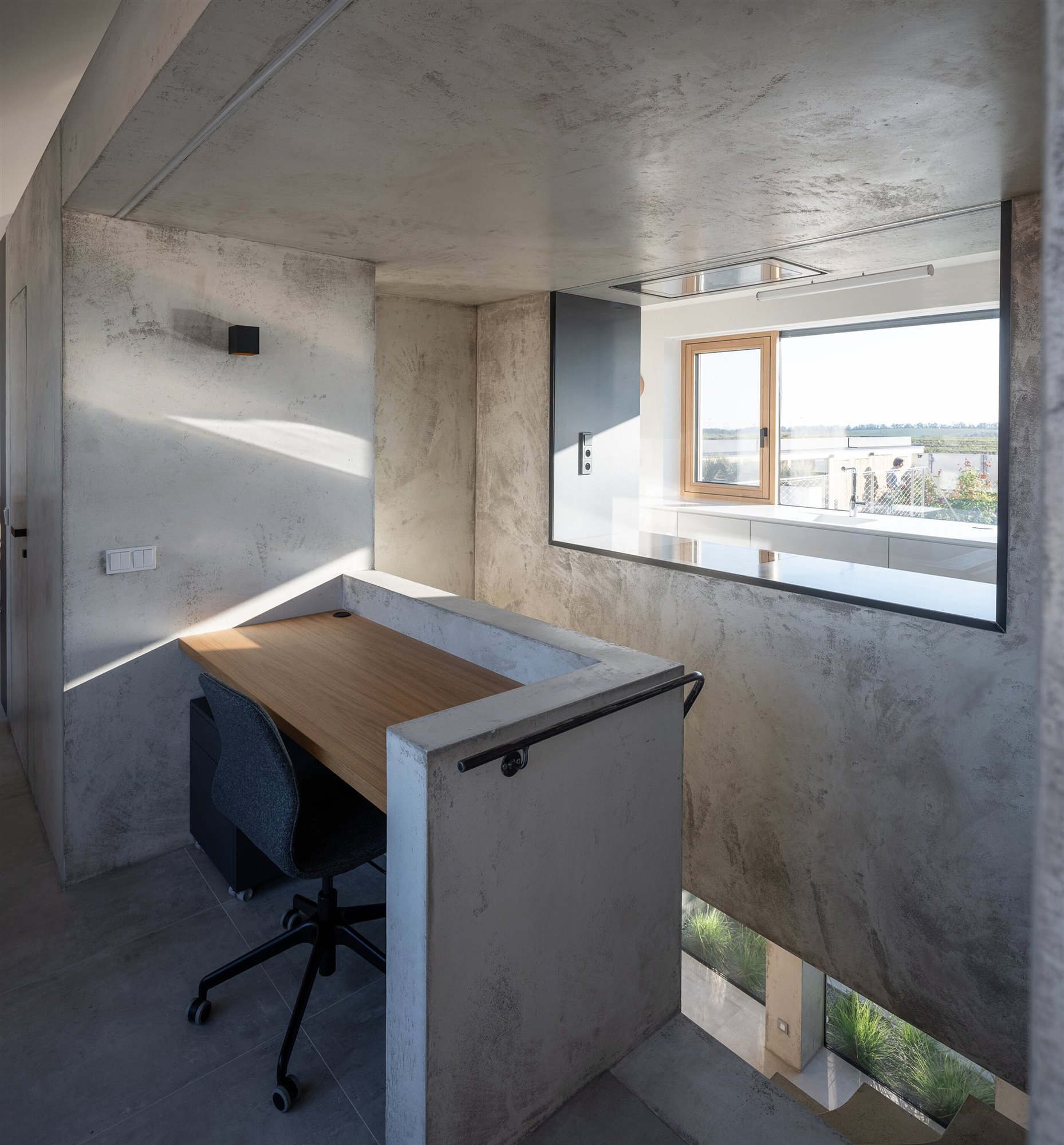 family-house-with-atrium-senaa-alex-shoots-buildings-10