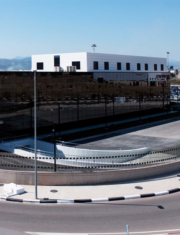 Porcelanosa refuerza su compromiso con la sostenibilidad y apuesta por la energía solar