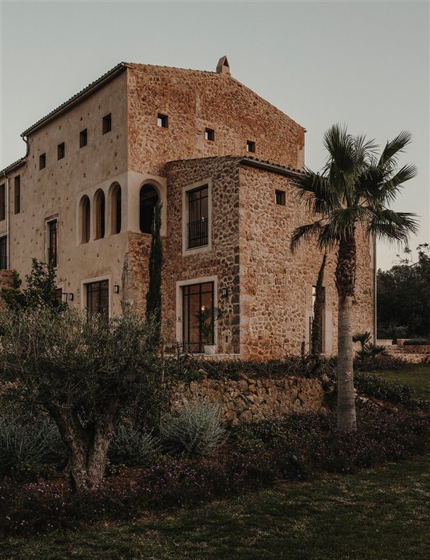 Esta finca de 1700 en Mallorca ha sido rehabilitada con el máximo respeto (y muy buen gusto)