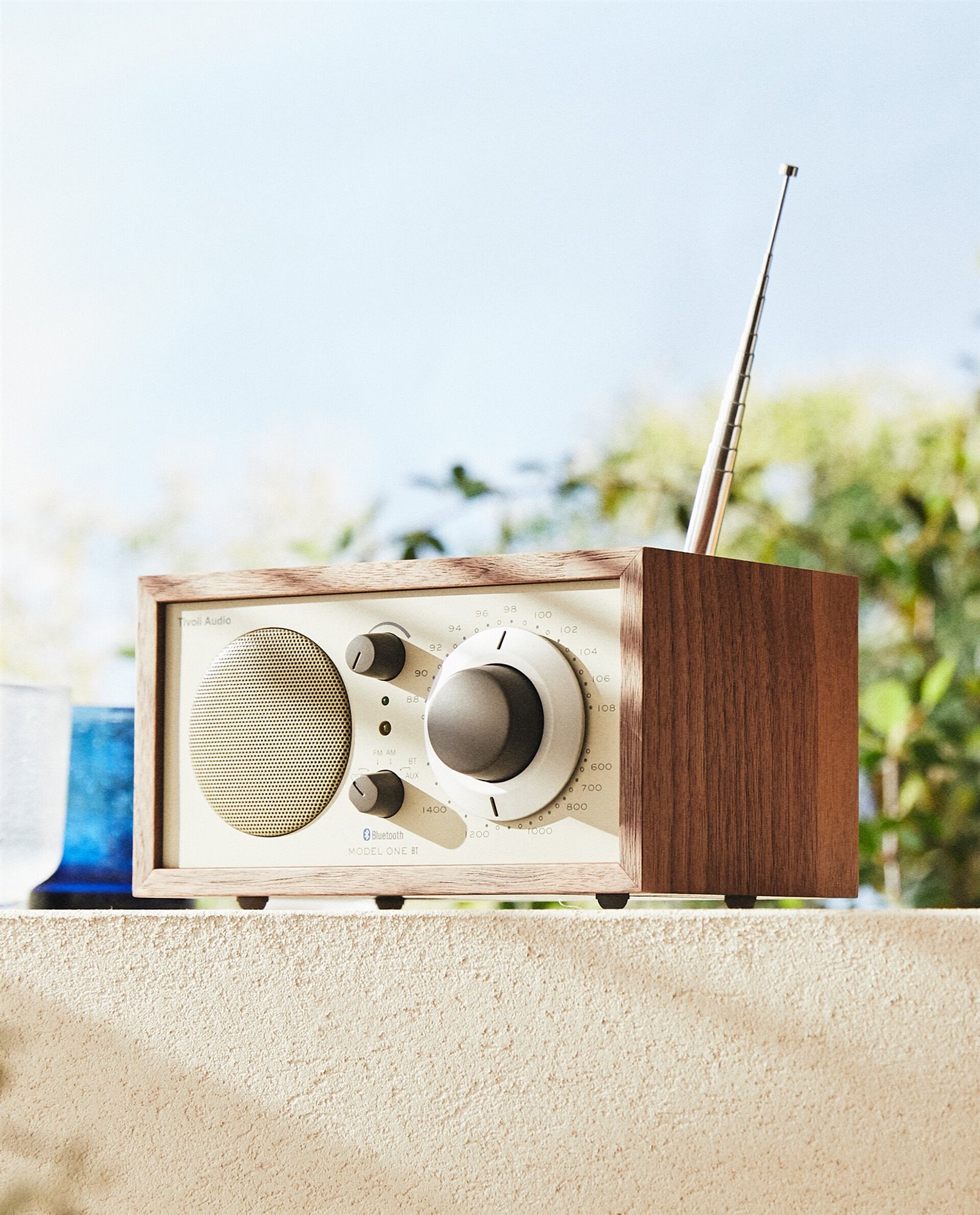 ZARA HOME. Una radio y altavoz