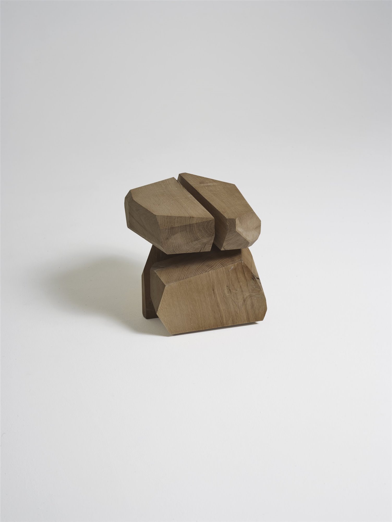 Los muebles de madera de Jean-Guillaume Mathiaut