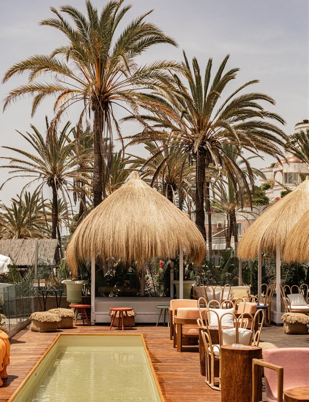 Así es el espectacular 'beach club' que ha inaugurado el grupo Salvaje en Marbella