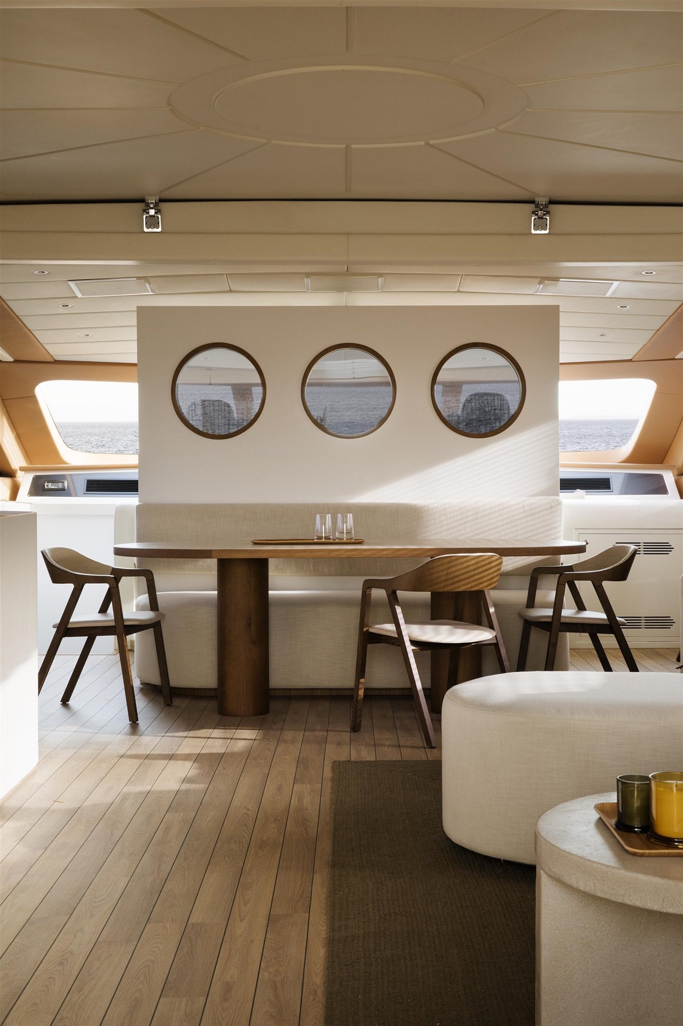 Un yate con interiorismo de lujo