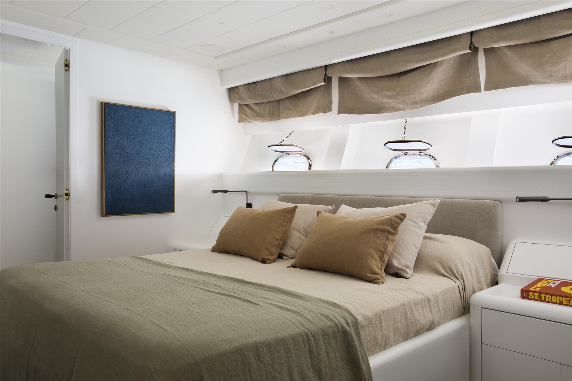 Un yate con interiorismo de lujo