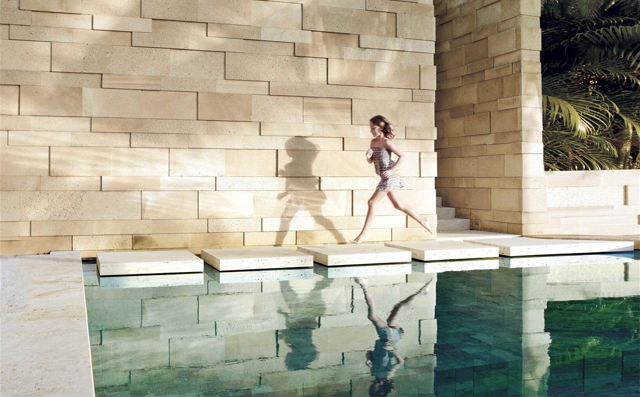 Proyecto del arquitecto Johannes Zingerle/St Barths y el estudio de interiorismo Wolfgang Ludes.