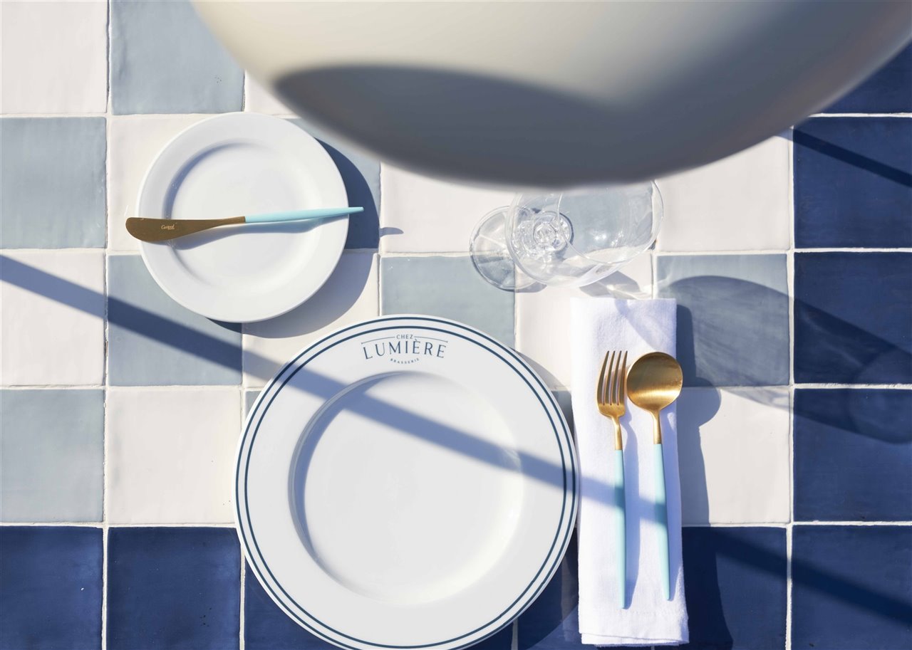 Chez Lumière cuenta con el asesoramiento del chef Juanlu Fernández, con 1 estrella Michelin y dos Soles Repsol.