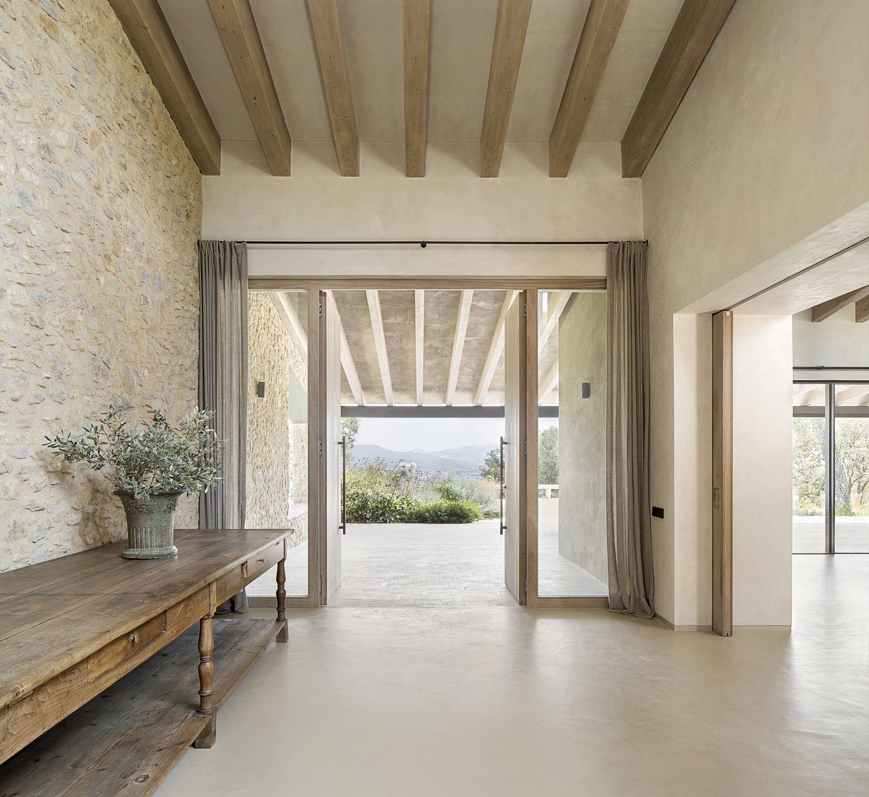 Casa Costa Brava. Transiciones cómodas