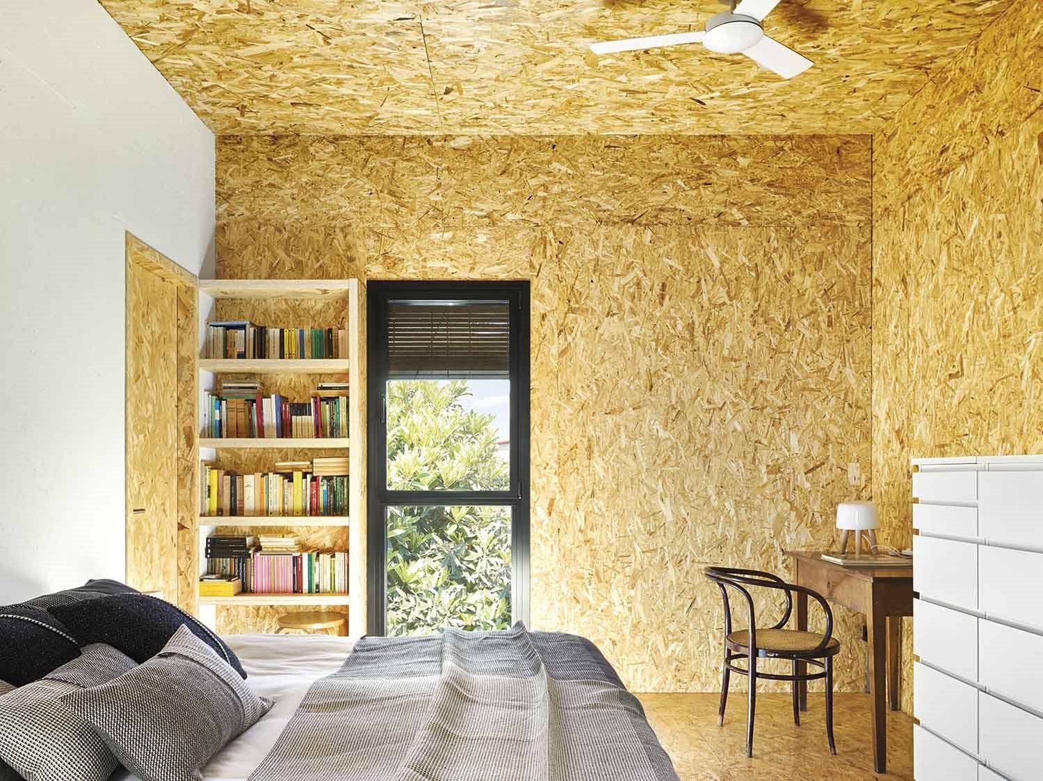 dormitorio-de-casa-ecologica