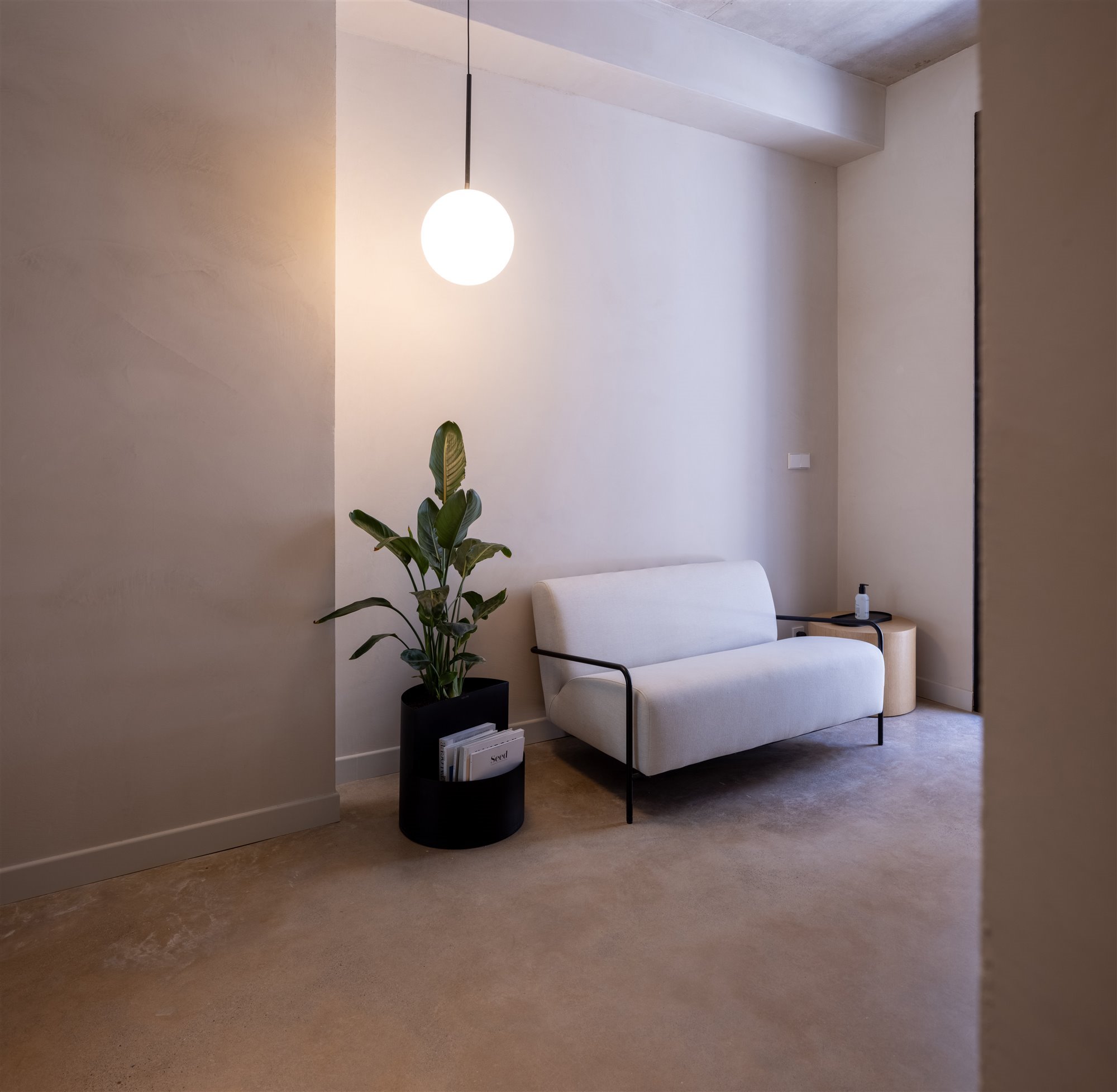 Yours Hotel en Valencia sofa
